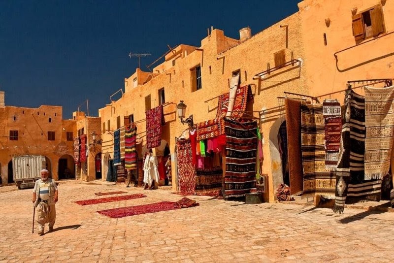 SidAHMEd014's tweet photo. #حضارة بني مزاب وقصورها السبع التي عمرها أكثر من ألف سنة تشبه تقريبا بحضارة سلطنة عمان 
وزارة الثقافة يجب توجيه النظر عليها وخاصة في عروض المسلسلات ذات مشاهدة دولية لجلب السياحة ومعرفة سرها وجمالها.. https://t.co/G6WTUBmmjZ