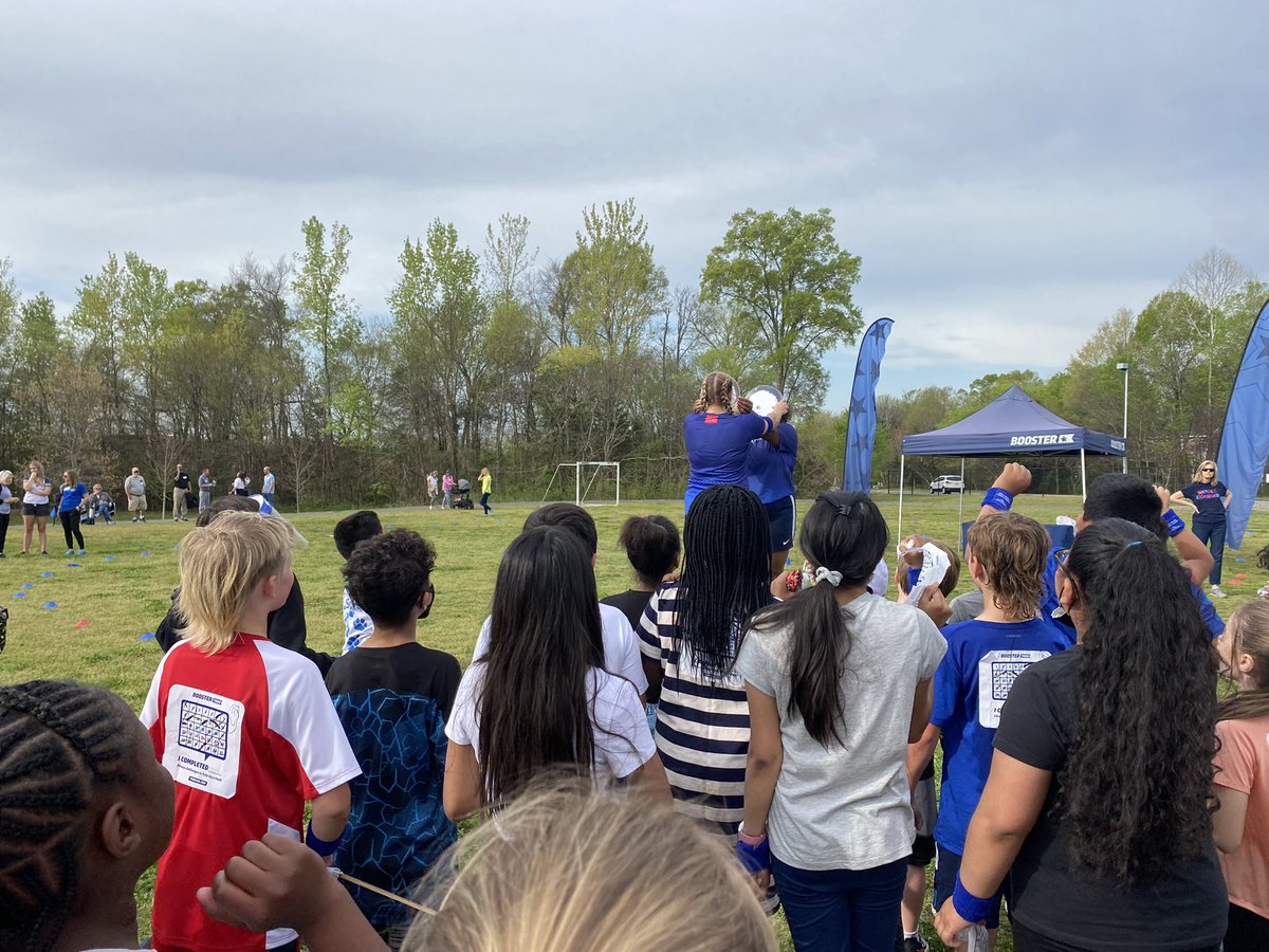 KingKellyTeam's tweet photo. WHES is the place to be!💕 More Boosterthon FunPics …thank you parents for supporting! #WHESThrivers #groWHere https://t.co/gT3XfFaWEQ