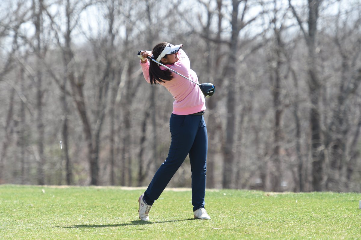 SweetBriar_Golf's tweet photo. First-year Amani Narang shot a 75 on day two at The Greenbrier to move up 11 places and nab her 11th-straight top-10 finish

📰| https://t.co/KHbo8bNTSQ

#upupsweet | #vixenFIERCE 🦊🏌️‍♀️ https://t.co/qdiwkg5v0z