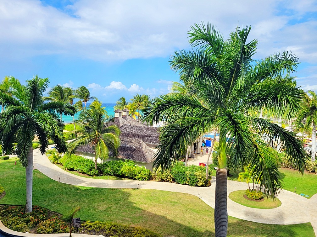 BriggsAgencies's tweet photo. π΄ Not a bad view for an Agency Owner meeting!
2022 Spring AO Meeting in Montego Bay, Jamaica! βοΈ
π Enjoy your stay Stephanie! We will see you in a few days!
#GlobeLifeLifestyle #ThisCouldBeYou #ThinkBigger #Dreamteam #ThinkBriggs #Limitless https://t.co/soXYWYPgC9
