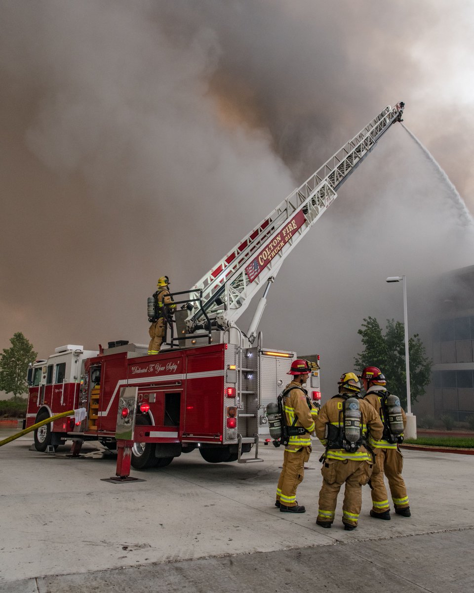 Colton_HR's tweet photo. The City of Colton is hiring for:
- Fire Engineers🧑‍🚒 
- Firefighter Medics 👨‍🚒
Link in the bio to apply and learn more about these positions, plus our new ➡️HIRING BONUS!⬅️
#coltonca
#coltonjobs
#coltonfire
#cityofcolton https://t.co/Qklsk4Y8L2