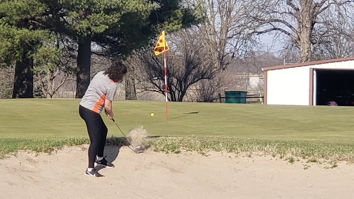 JeffSands2's tweet photo. Job well done Mepo girls golf!  Another W at Columbus.  Girls shot 232. Olivia Hines led the way as medalist with 47.  Hannah Russell (58) and Cami Whitaker (63) each had meet PR's! Keep it rolling ladies!  #mepoclassroom #mepogolf https://t.co/nsfwa6TCEn
