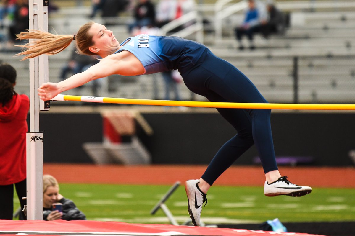 CarieKuehnNews's tweet photo. Here are a few snaps from the River Queen Relays. We will have results and a story later #iahstrk https://t.co/7X959JALBs