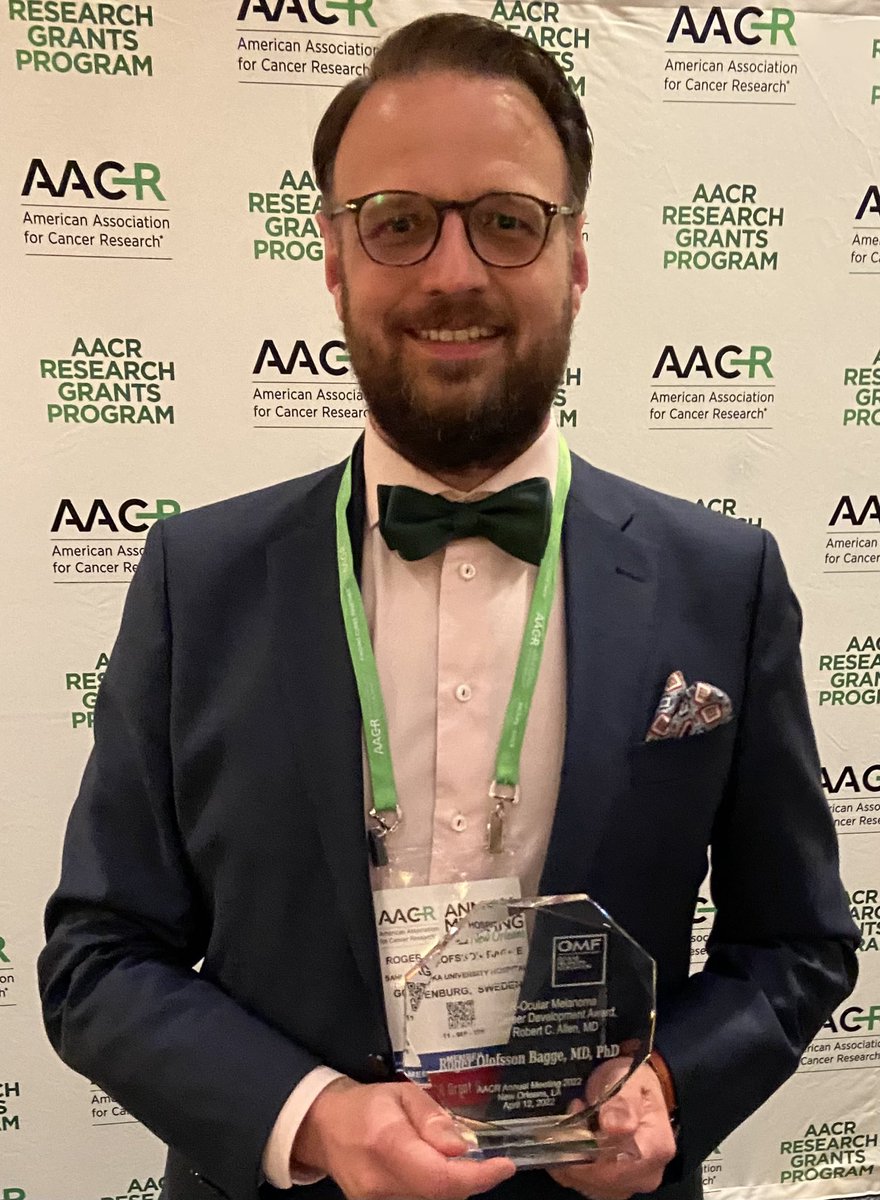 Proud recipent of the Ocular Melanoma Foundation Career Development Award in honor of Robert C. Allen, MD at #AACR22 ⁦@SahlgrenskaAcad⁩ ⁦@sahlgrenska⁩