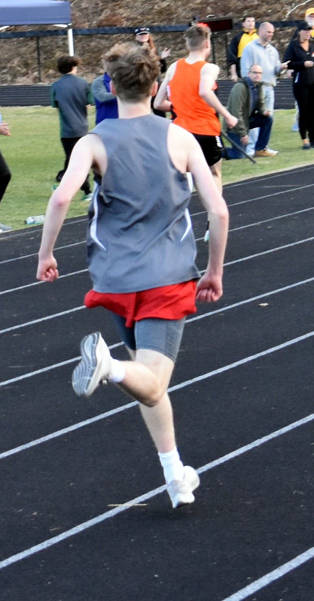 LA_NH's tweet image. Track meet at Conant. #hillcatpride