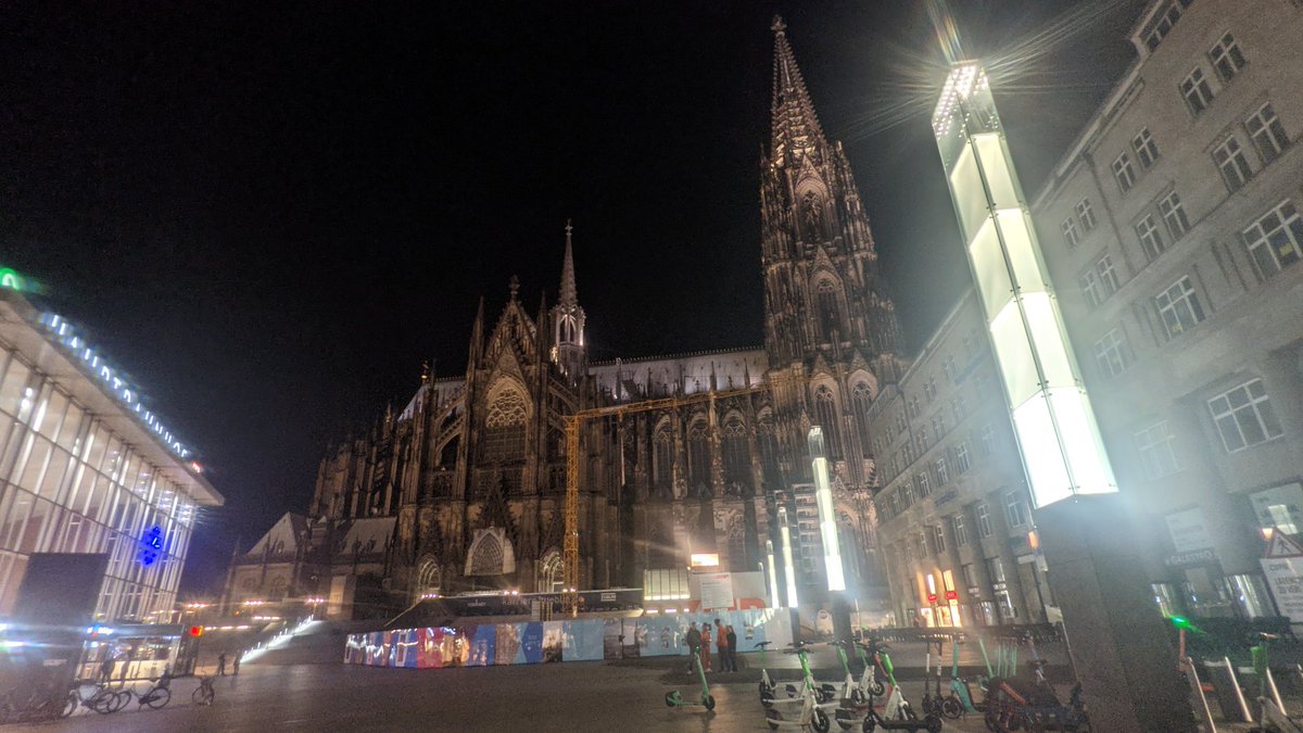 MatsunagaGlobal's tweet photo. I arrived at #colone. I haven't seen it since 2017. Tomorrow, I will be in #Wetzlar to watch wheelchair basketball @rsvlahndill.
@reokyon @hirojuniorpanda
I will share the video.
全力で応援します。 https://t.co/SDItoQuwER