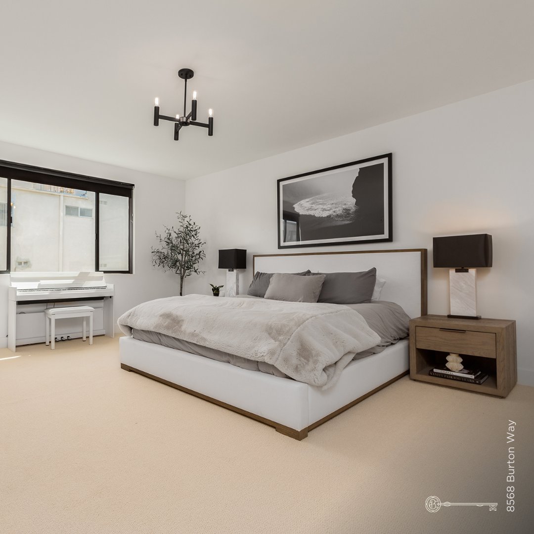 CraftAndBauer's tweet photo. Sold $100k+ ask, this modern residence between #BeverlyHills and #WestHollywood features the highest quality of imported materials and craftsmanship. Congrats to our seller and to the new owners of this exquisite condo!

Listed x #Sold by Max Fitzgerald 🤝 @anjkohlicat · $1.35M https://t.co/30CTrAxHrJ