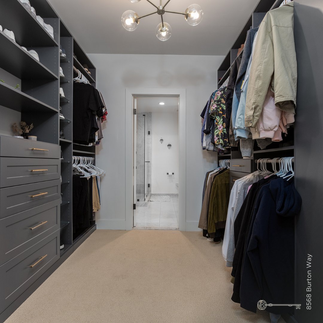 CraftAndBauer's tweet photo. Sold $100k+ ask, this modern residence between #BeverlyHills and #WestHollywood features the highest quality of imported materials and craftsmanship. Congrats to our seller and to the new owners of this exquisite condo!

Listed x #Sold by Max Fitzgerald 🤝 @anjkohlicat · $1.35M https://t.co/30CTrAxHrJ