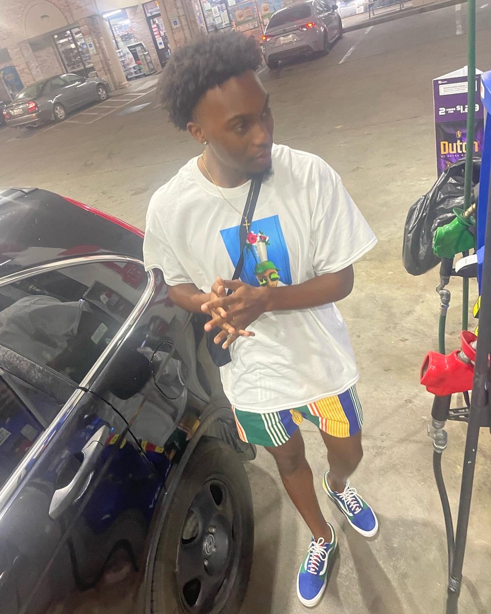 Jrichhh_98's tweet photo. Looks ain’t everything but I got em just in case 📸🔭 #PVSPRINGFEST2k22 https://t.co/GTCdJe3yNL