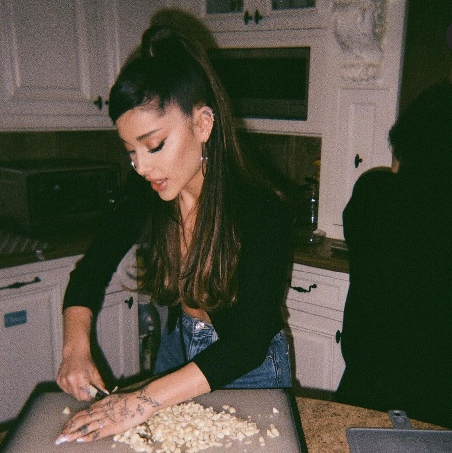 𝙇𝙤𝙫𝙚𝙡𝙮𝙣 tweet media