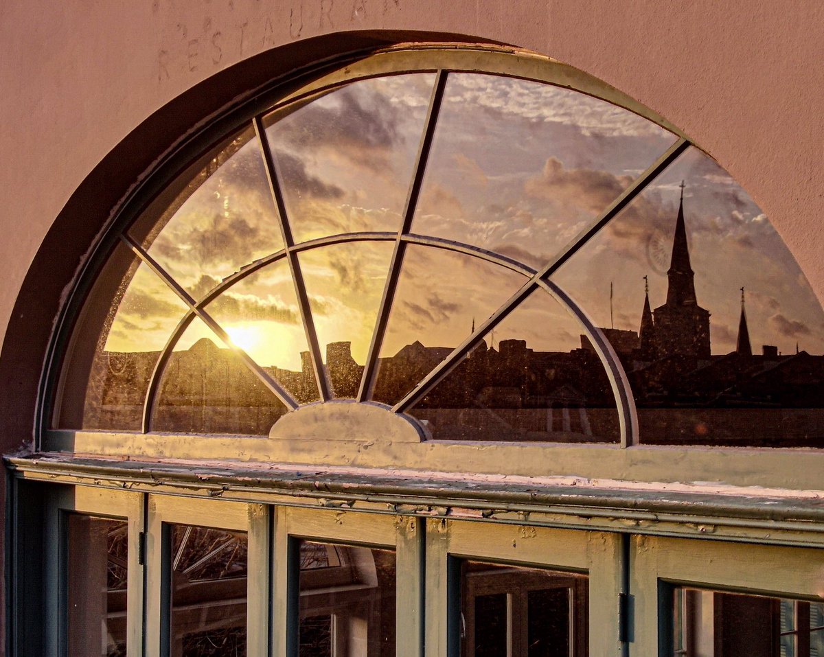 marcorasi1960's tweet photo. Reflection, French Quarter, New Orleans https://t.co/1YfUD3gojI