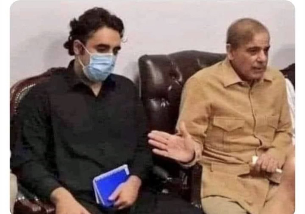 abdullah_1291's tweet photo. یہ کہتا ہے کہ مجھے خاتونِ اول بنا دو 🙄 #امپورٹڈ_حکومت_نامنظور https://t.co/WhYtepDvJK