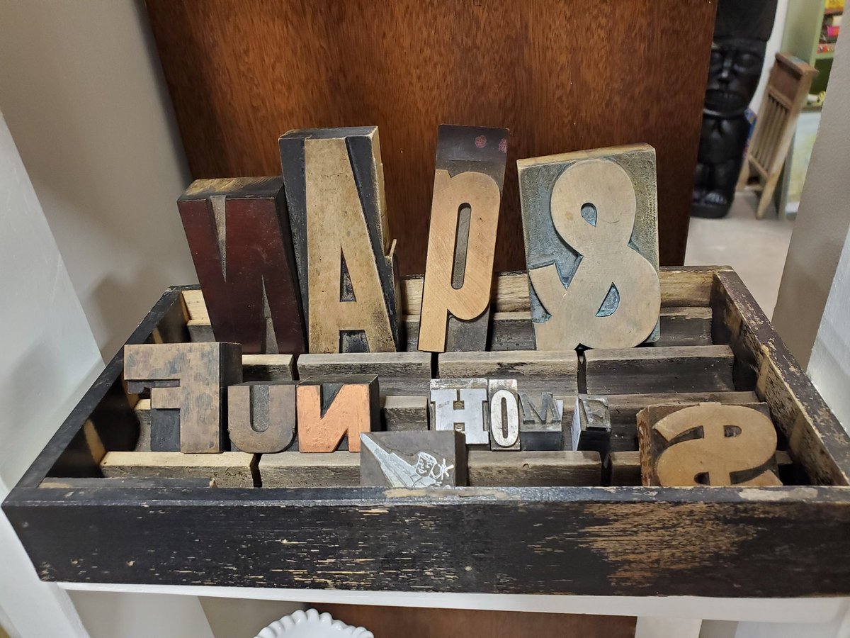 FarmAntiques's tweet photo. Bits and bobs to play with and inspire you are located all over the mall!
#vintage #crafts #decor #ephemera #fabric #spool #bitsandpieces #inspiration #bitsandbobs #seeyouatthefarm #printblocks #maps #oldphotos #fargo https://t.co/Y0I2I0pKVP