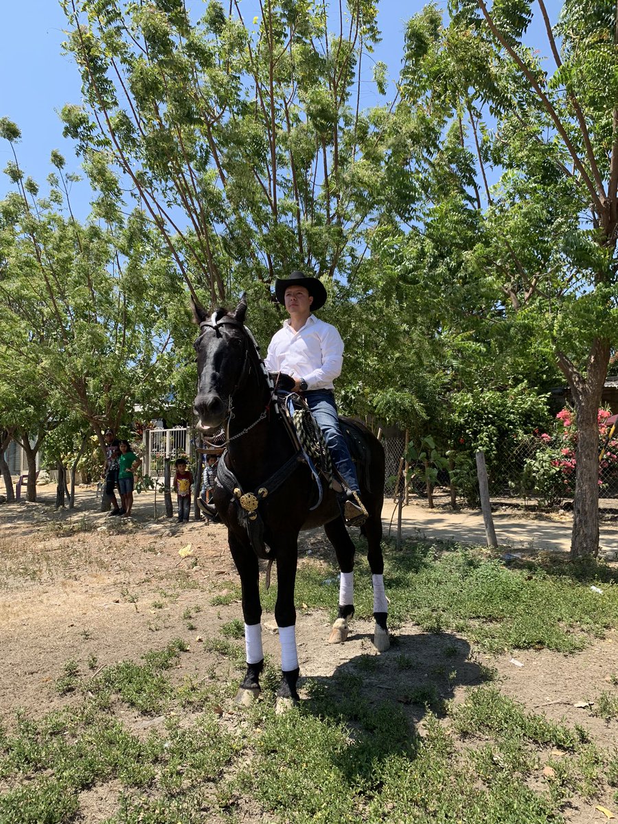 Benjamin_Hdez_'s tweet photo. Con gran entusiasmo, acudí el domingo a la invitación que me hicieron mis amigos de Santa Maria Tonameca, a la cabalgata de San Francisco Cozoaltepec. Gracias por su hospitalidad y nos vemos el próximo año! https://t.co/fp4ps1RWkF