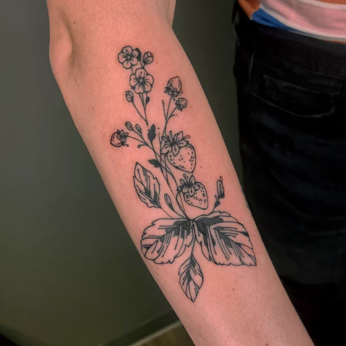 Hi hi #PortfolioDay Im Maggie n I do silly lil tats :)) 🤍 