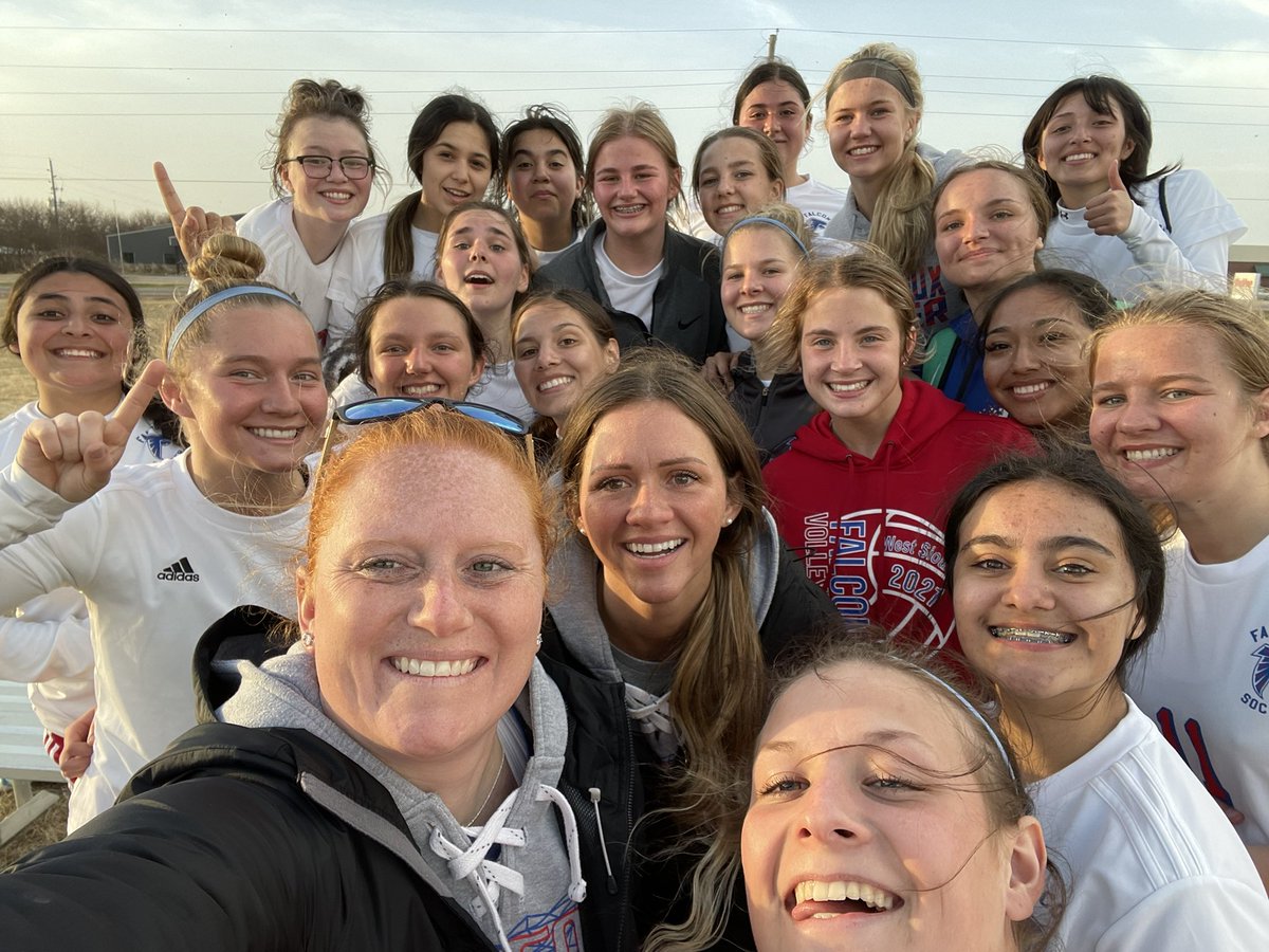 Great team wins tonight over Sheldon! Varsity 3-1 and JV 4-0! Way to go ladies! 
#westsiouxgirlssoccer #westsioux