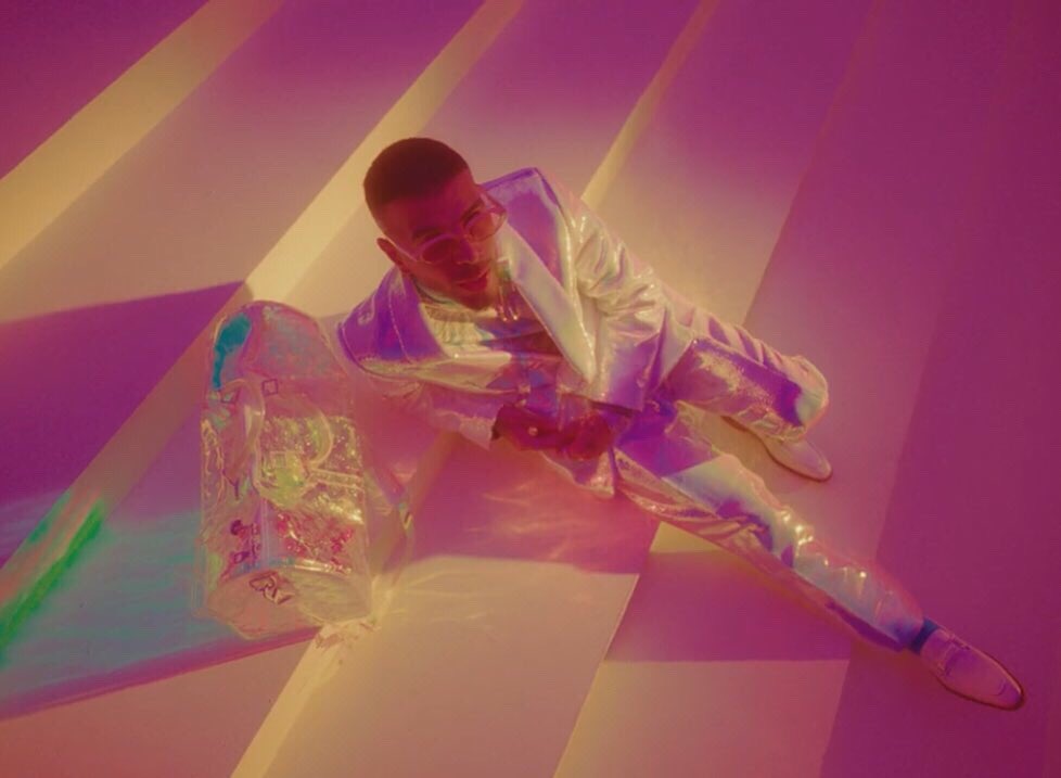 mussiconmx's tweet photo. Con colores pastel es el nuevo video de #rauwalejandro #museo ¿Que te parece? #museo #rauw #rauwalejandro #rauwalejandrooficial #trapcakevol2 #trap #martes #felizmartes #tiktok #tiktokmexico @rauwalejandro https://t.co/AKAOphBltB