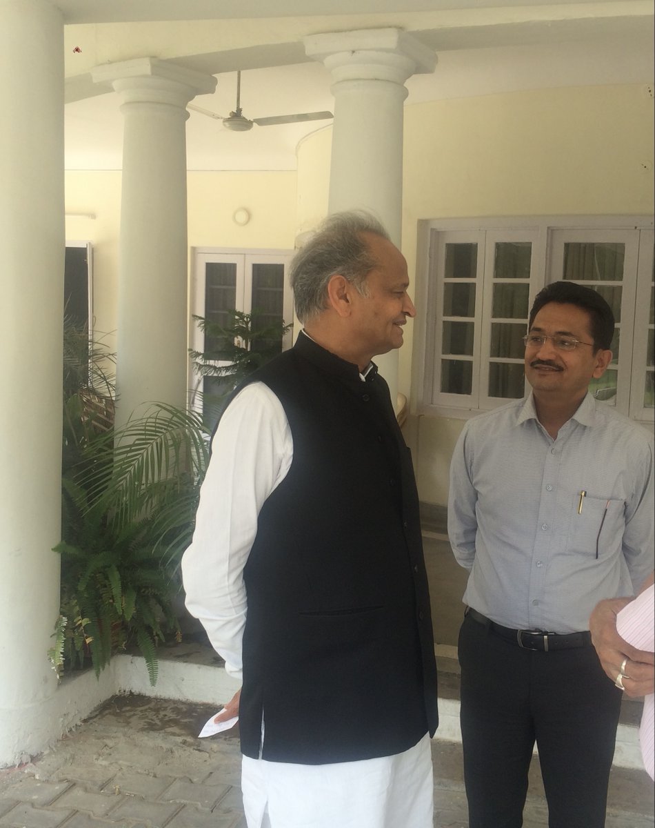 पुरानी पेंशन बहाली से कण कण में ख़ुशी। जय हो जननायक अशोक गहलोत की।⁦<a href="/ashokgehlot51/">Ashok Gehlot</a>⁩ ⁦<a href="/GovindDotasra/">Govind Singh Dotasra</a>⁩ ⁦<a href="/RahulGandhi/">Rahul Gandhi</a>⁩ ⁦<a href="/RajGovOfficial/">Government of Rajasthan</a>⁩ ⁦<a href="/RajCMO/">CMO Rajasthan</a>⁩ ⁦@Sos_Sourabh⁩ ⁦<a href="/kana_ias/">Kana Ram</a>⁩ ⁦<a href="/zeerajasthan_/">ZEE Rajasthan</a>⁩ ⁦<a href="/1stIndiaNews/">First India News</a>⁩ ⁦<a href="/DrBDKallaINC/">Dr. Bulaki Das Kalla</a>⁩