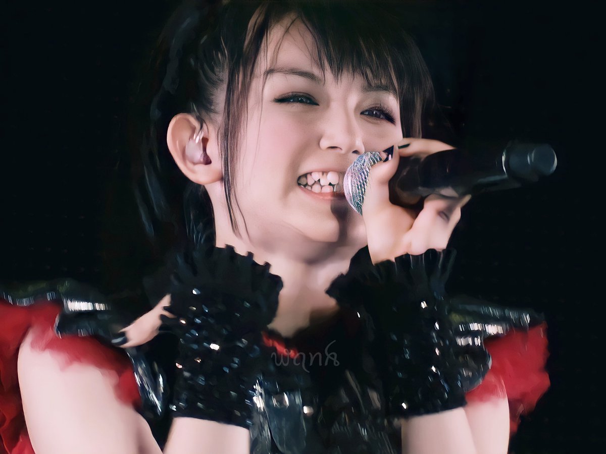 captjoe213's tweet photo. The Queen: #Su on the mic! The place every #kitsune loves her to be! Her #yaeba was so cute!
#Babymetal #Sumetal #SuzukaNakamoto #kawaiimetal #stillTHEONE #vocalvixen #FoxGod #OTFGK #beautifulwoman #Japanesemusic https://t.co/GWCyBxs2vt