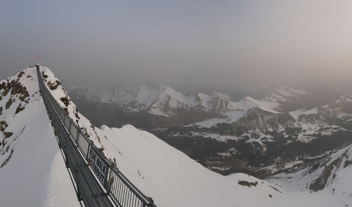 meteoschweiz's tweet photo. Auch heute sorgt der #Saharastaub teils für eine markante Sichttrübung. Insbesondere im Westen und in Höhenlagen zwischen 2500 und 4500 Metern ist die Konzentration hoch (gelb-roter Bereich in der Messung des Ceilometers in Payerne).
Bildquelle: https://t.co/tFF1n5YpD6 https://t.co/l9jBG1HfF1