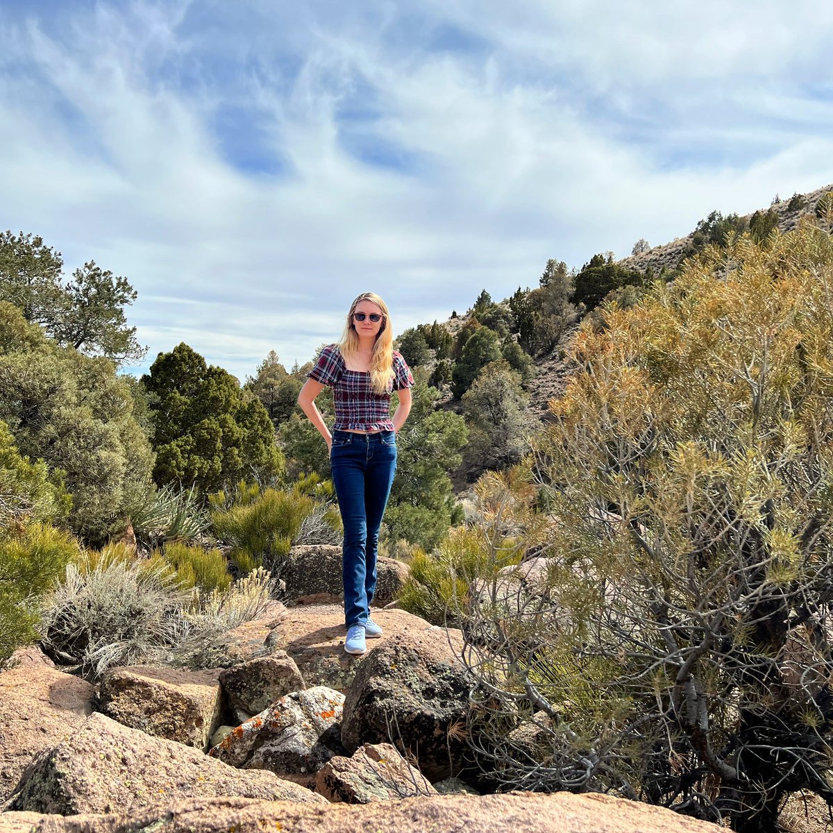 Adventures into the abyss… 🌵 🌳 🌸 #maloriesadventures #nature #hiking #hikingadventures #deserthikes #deserthiking #adventure