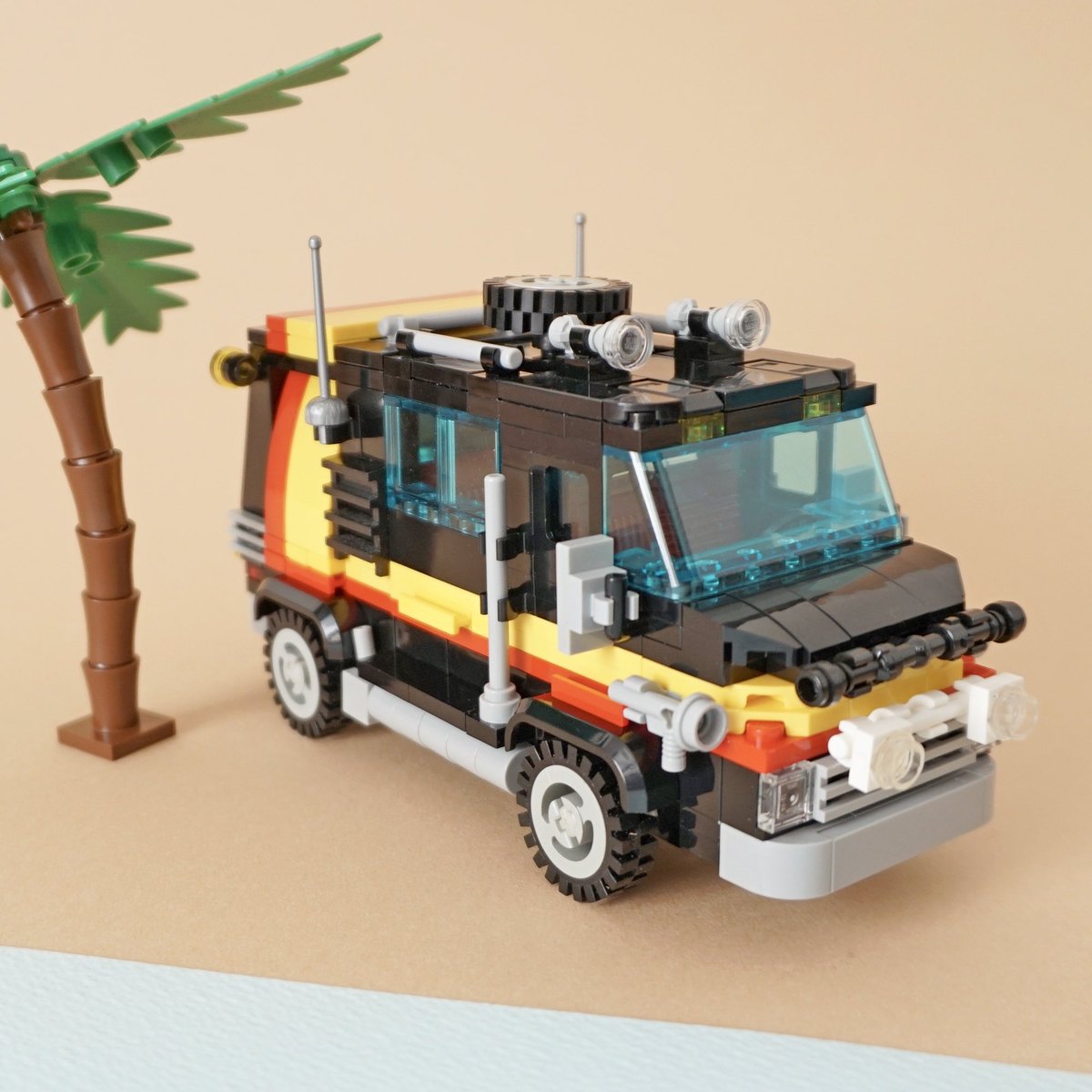 Da2elP's tweet image. Model Team / Magic Flash(5581)

モデルチームの5581を縮小リメイクしました。最近のパーツと昔のパーツを組み合わせてぎゅっと縮小。置き場所にも困らないエコシリーズです！

#lego #modelteam #magicflash