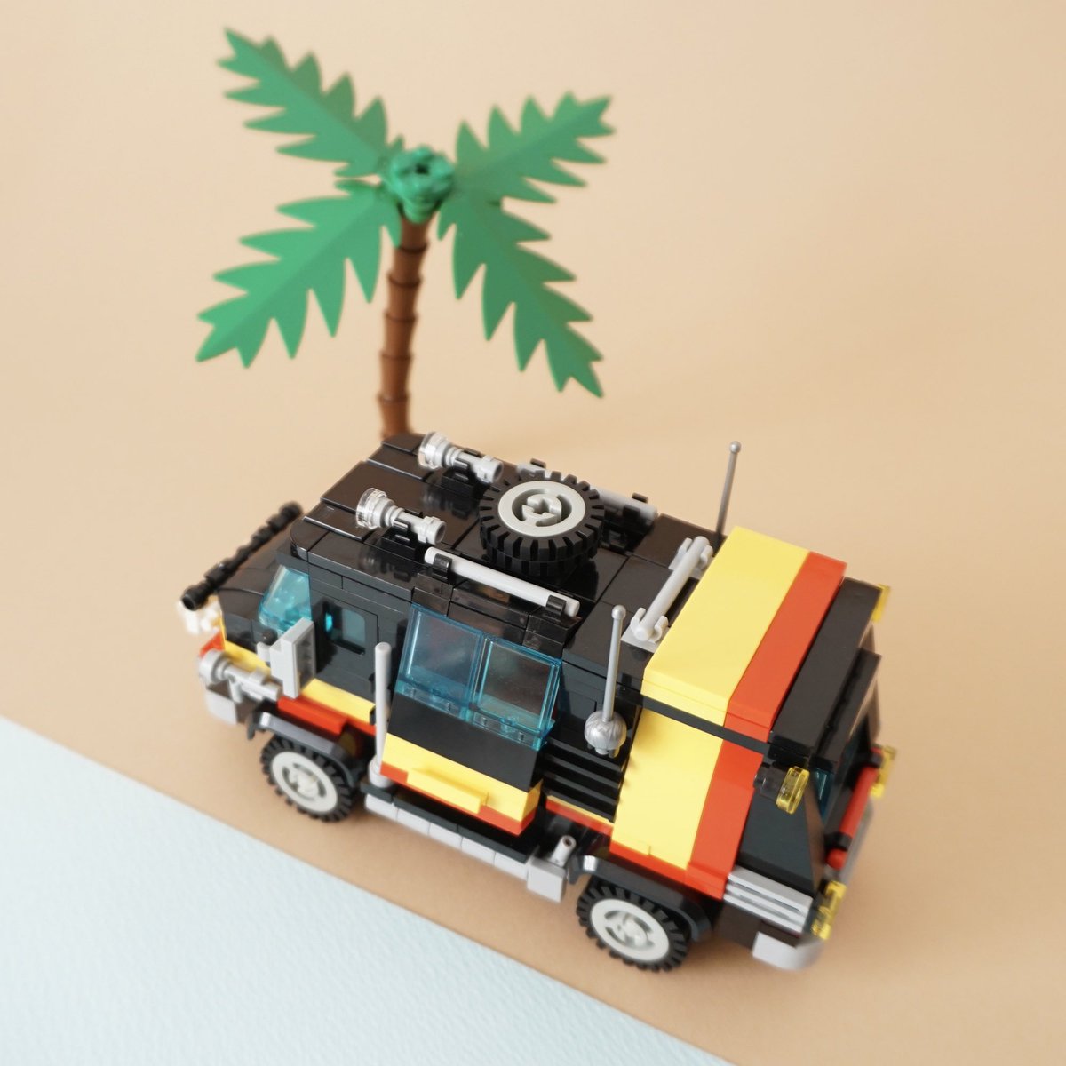 Da2elP's tweet image. Model Team / Magic Flash(5581)

モデルチームの5581を縮小リメイクしました。最近のパーツと昔のパーツを組み合わせてぎゅっと縮小。置き場所にも困らないエコシリーズです！

#lego #modelteam #magicflash