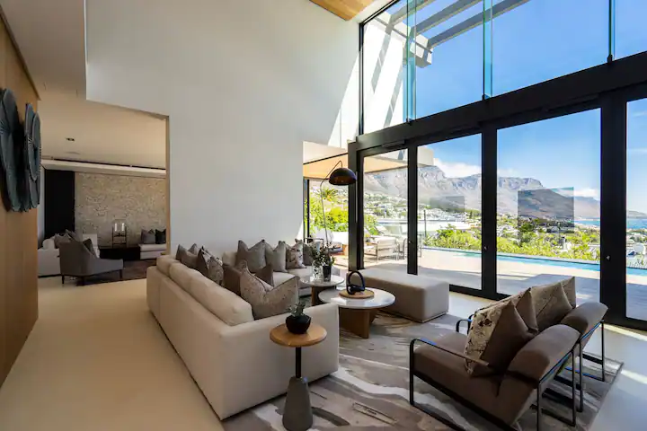 hadestays's tweet photo. Get 10 of your friends and stay in your dream house for the weekend! This Luxury home in Camps Bay, South Africa costs US$ 1719/night.
10 guests
5 bedrooms
6 beds
5.5 baths
Idea: Share price!
Link: https://t.co/kDiIestp8O
#HadeLux #SouthAfrica https://t.co/0MxUDH8DwW