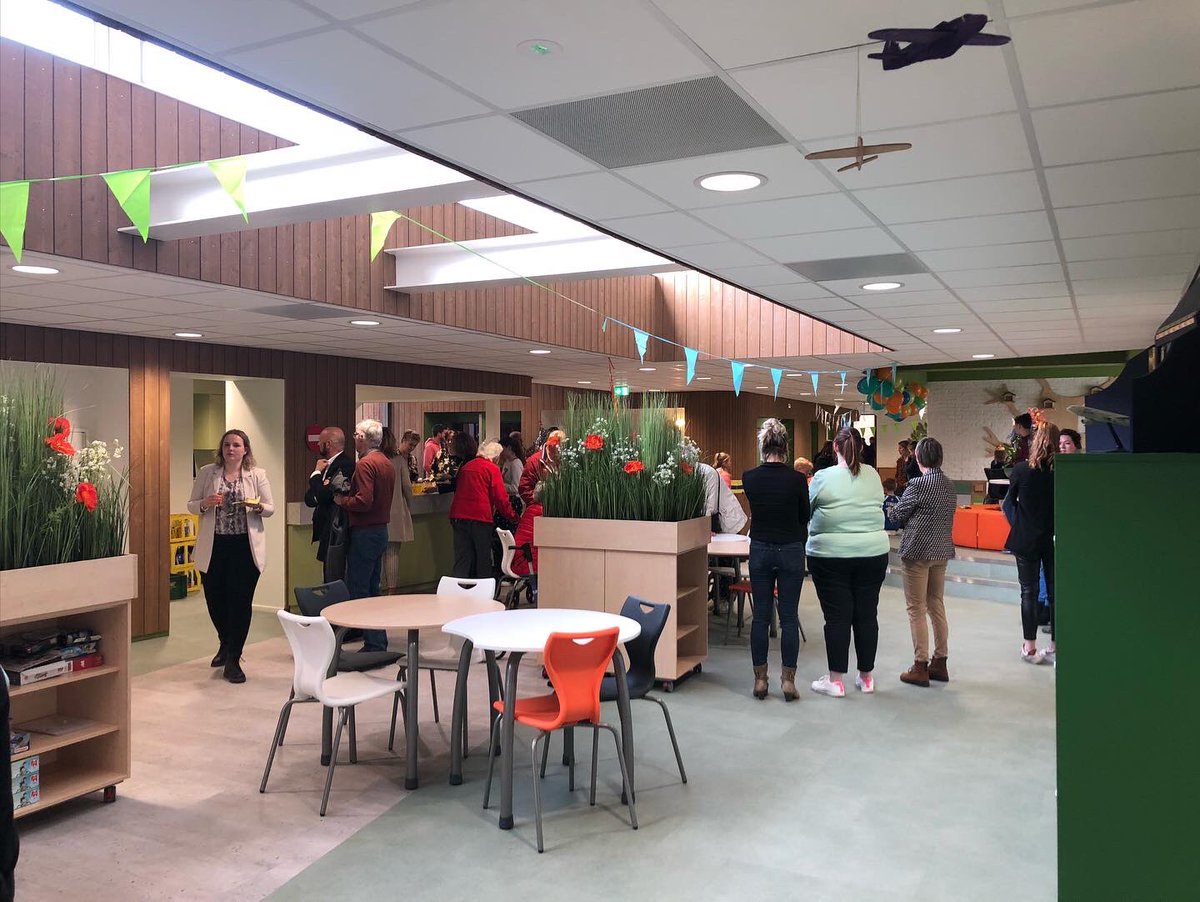 Dank zij een goede samenwerking in het bouwteam heeft de revitalisatie van de Wumkesskoalke een fantastisch resultaat opgeleverd. Gisteren werd de school feestelijk geopend.