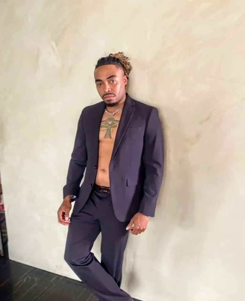 ChristianCordan's tweet photo. "Million dollar D will put that P up on the Forbes List" 🕴🏾💰🌹
Stream Levitate now and catch a vibe! Visuals coming
#levitate #Cordan #RnBGod #linkinbio #smooth #Playa #Venus #Libra #Gentlemen #Around #Fantasy #Houston #Atlanta #NewYork #Vegas #Miami https://t.co/C94rUgtk6S