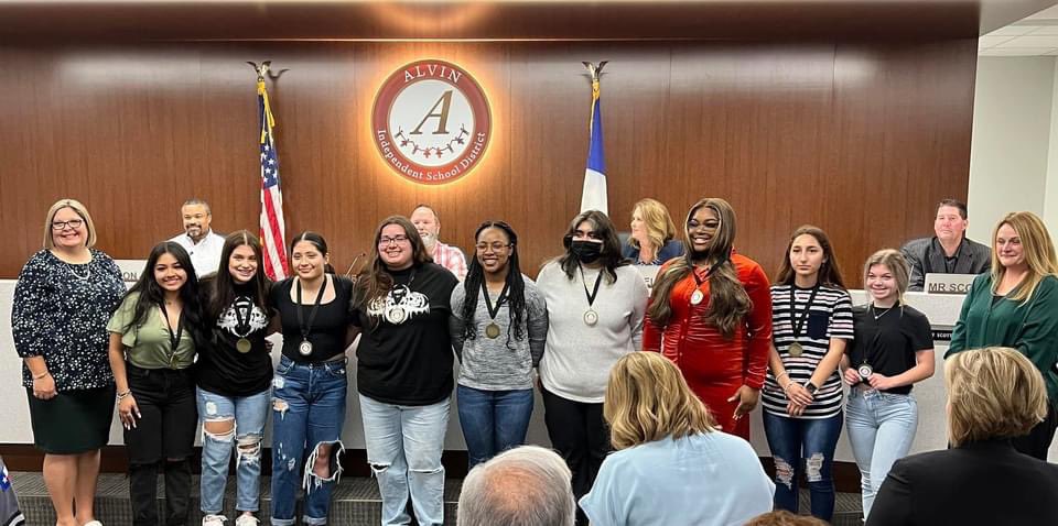 jacketpower1's tweet photo. Alvin ISD Powerlifter Recognized Tonight at the Alvin ISD School Board Meeting for their State Accomplishments. Super Proud of them! #JPND #jacketstrong #jacketpower https://t.co/4VXXRAHB70