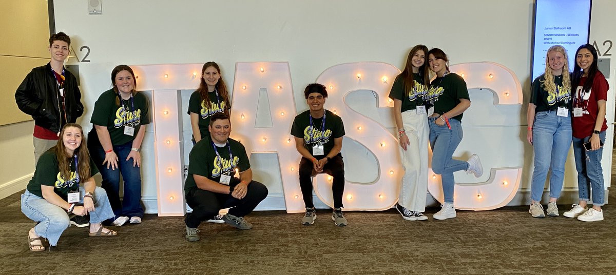 RCHS Student Council tweet media