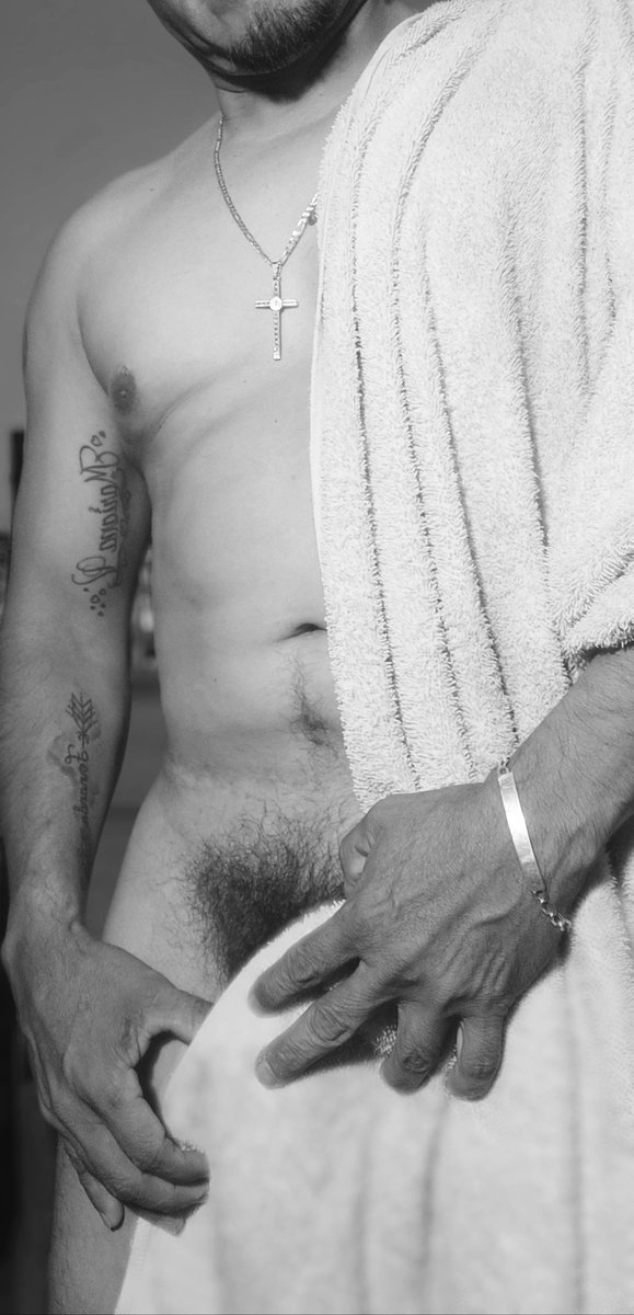 ManuelC30690972's tweet photo. Hace mucho calor así que nos dimos un rico bañito con agüita fría para calmar los ánimos jajajaja y ahora a descansar.

Buenas noches a todos ❤️🔁

🍑🍑🍑🍑 🍆🍆🍆🍆

#NalgaspalaBanda #Pelos #Chacalon #ViejoSabroso #MaduroBisexual #PitoChico #NochedeMartes https://t.co/wrfGQhD5P1