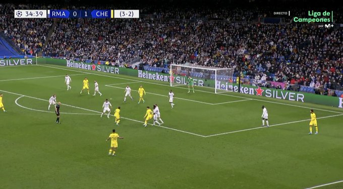 culeopinandofcb's tweet photo. El ADN: Defender con 10 jugadores en tu área y meter goles random de contra. Lo de este Madrid es contragolpe y genialidades de Benzema y Vinicius. No hay nada reconocible https://t.co/Xs6VHTgAsS