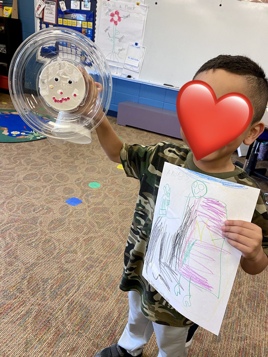 Kindergarten had SO much fun planning and constructing their robots using recycled materials! ♻️ Day 1 we planned our robots &amp; Day 2 we brought them to life! Our robots each have a job: clean the centers, save people &amp; to deliver McDonalds! <a href="/TheWashOPS/">Washington Elementary</a> <a href="/emporiastate/">Emporia State Univ.</a> <a href="/ESUKC_ELED/">ESUKC_ELED</a>