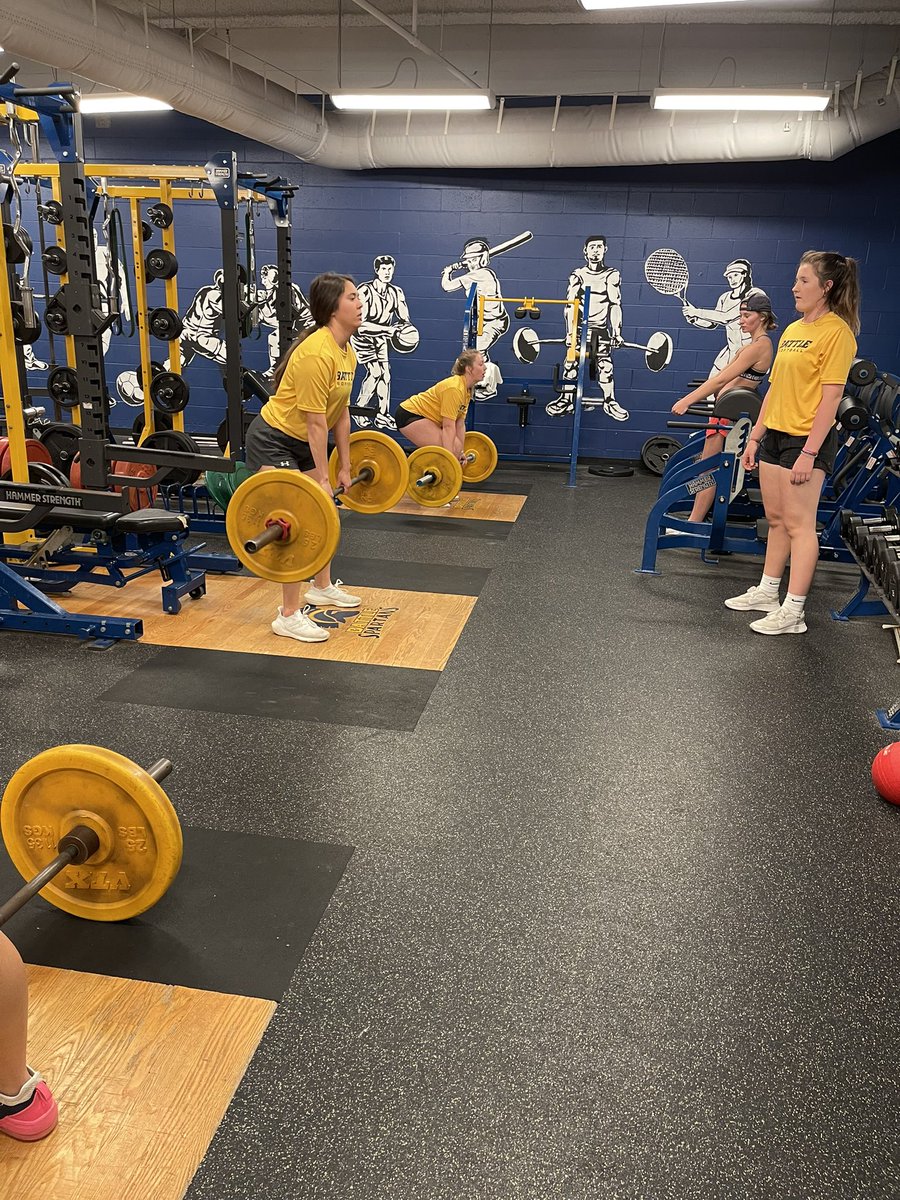 BattleSoftball's tweet photo. THE PAIN YOU FEEL TODAY
WILL BE THE STRENGTH
YOU FEEL TOMORROW #Team10 #hustleforthatmuscle #GettingBetterEverday https://t.co/04kk8yWFH4