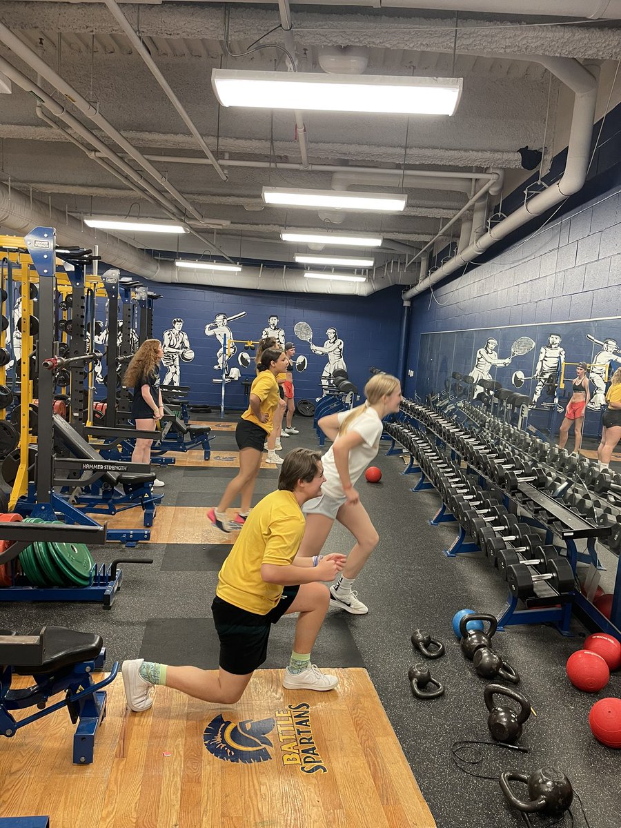 BattleSoftball's tweet photo. THE PAIN YOU FEEL TODAY
WILL BE THE STRENGTH
YOU FEEL TOMORROW #Team10 #hustleforthatmuscle #GettingBetterEverday https://t.co/04kk8yWFH4