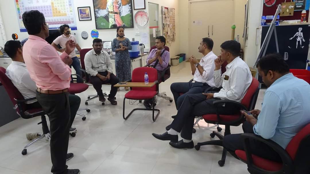 ScienceActivity's tweet photo. #SCERT_visit
On April 12 2022, Mr. Vikas Garad, Hon. Deputy Director, Maharashtra State Council of Educational Research and Training (#MSCERT), visited
@ScienceActivity
The team discussed
@iRISEforIndia
and
@IISERPune
future activities in collaboration with
@scertmaha
. https://t.co/YPzXoh9pXc