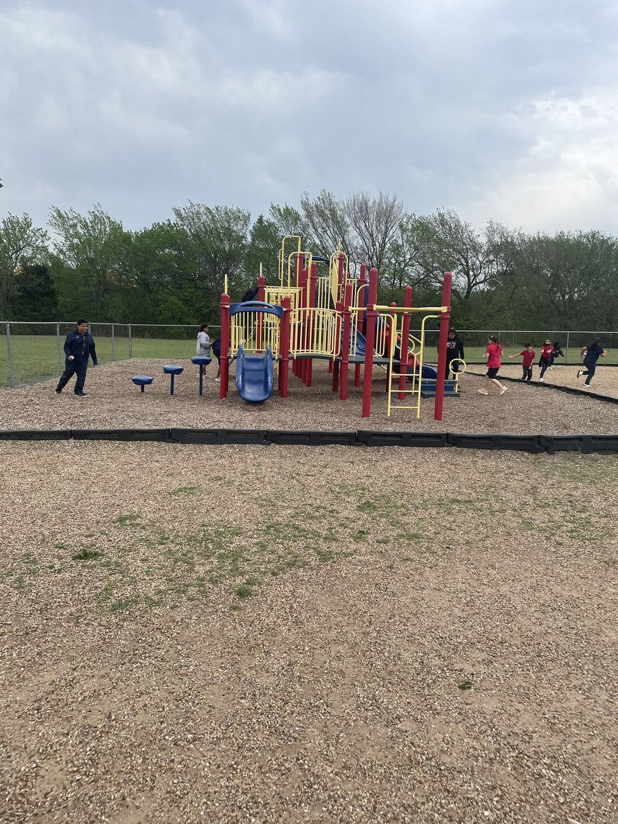 YFMTImaniB's tweet photo. Ended the day with a math problem Easter egg hunt. We work hard, we play hard! ππ¦
π #lsmc #lifeeagles #4thfun #lifeleaders https://t.co/pUQi10Mo5z