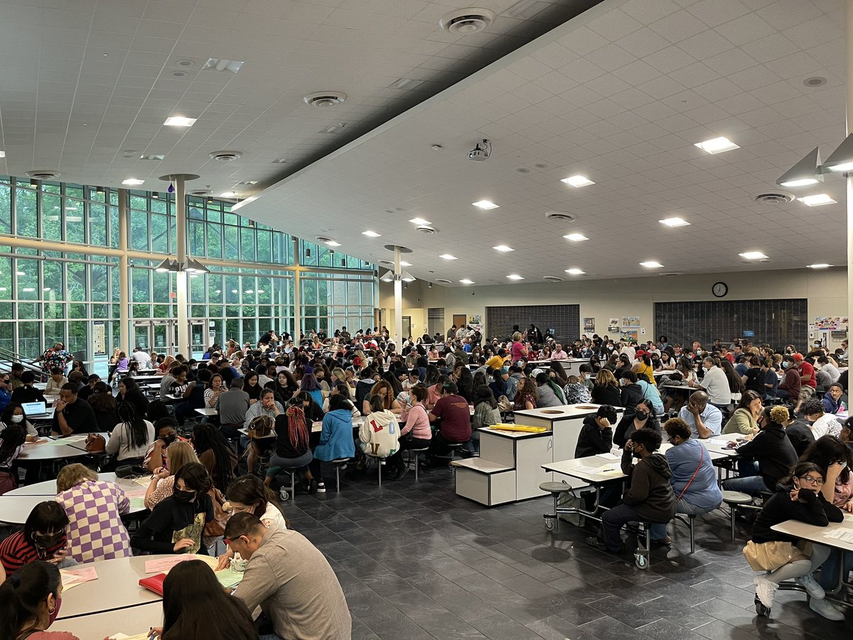 terasgeorge's tweet photo. Welcome to Wunsche Class of ‘26! Night one of our course request nights was a hit! We had to have an overflow room! Great job counselors!! Thanks for coming out!! @cwhs_springisd @DrAlfredJames @SpringISD #futurephoenix https://t.co/3DWu0nH6BE