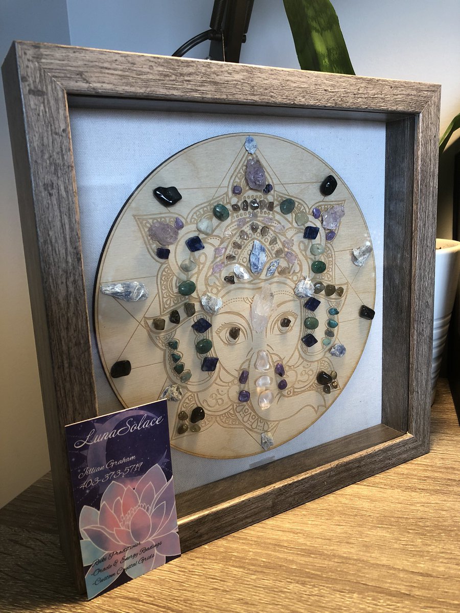 ByLunaSolace's tweet photo. Remover of Obstacles Grid: Clear Quartz, Amethyst, Ametrine, Amazonite, Aquamarine, Smoky Quartz, Kyanite, Lapis Lazuli, Labradorite, Chrysocolla, Sugilite. 

I cleanse, charge and attune all my grids with Reiki energy 💚 #ganesh #reiki #crystals #crystalhealing #energy https://t.co/8YgxHzkC3p