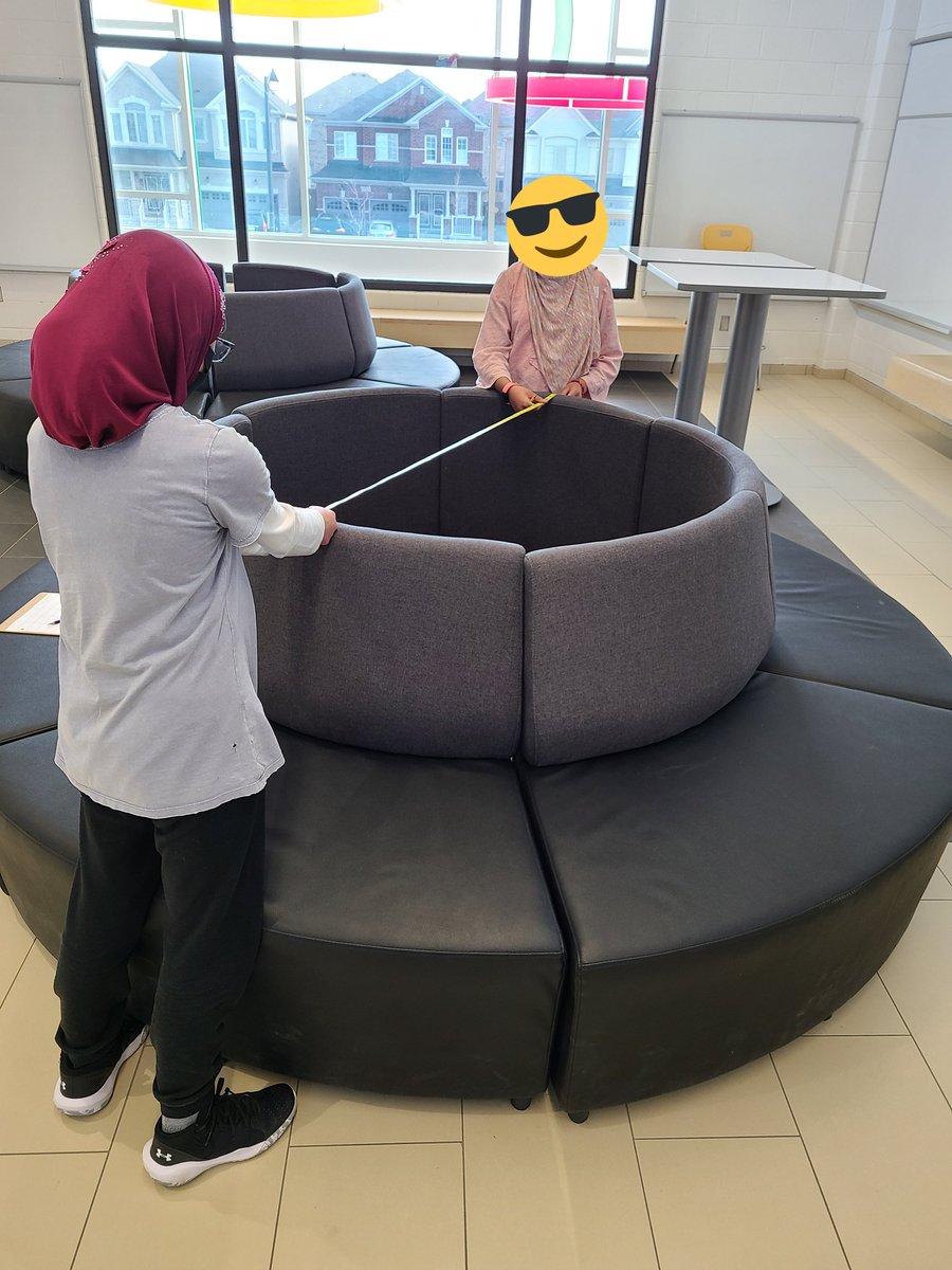 pattersonsclass's tweet photo. Going on a circle hunt around @DesmondHDSB. We looked for patterns in the relationship of our collected data between the radius, diameter& circumference, along with a #3actmathtask from @MathletePearce to uncover pi & formulas to help us calculate r,d& c of a circle. @HDSBMath https://t.co/Nvwk1fPeoy