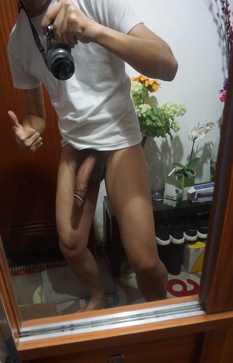 anbimnnn's tweet photo. Nếu thèm thì nói anh biết https://t.co/jWK3yeVO4D