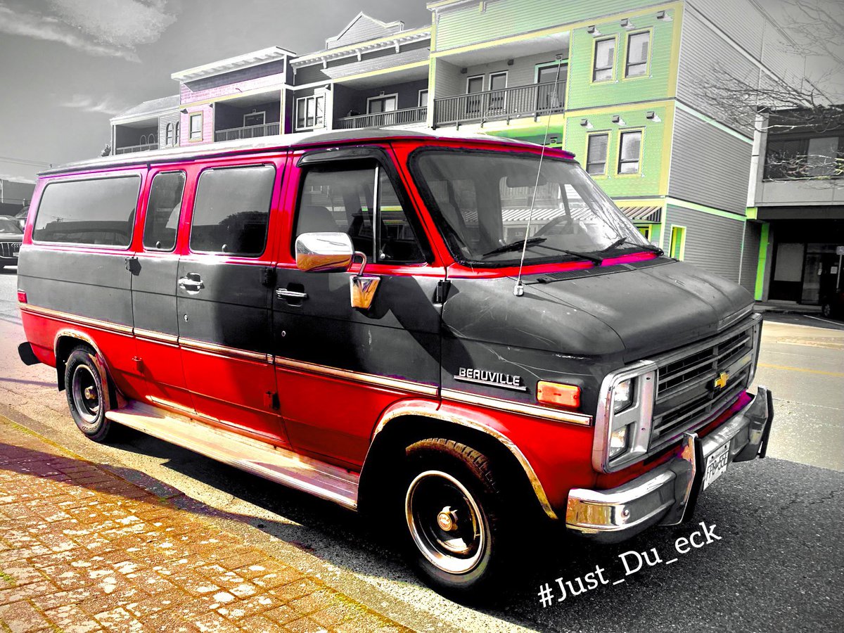 urduecksalesguy's tweet photo. ➡️ What Van Is This❓
“They laid in strecthers
Til the red van come try 2 raid”
⚡️⚡️ #NameTheClassicVan ⚡️⚡️ #Just_Du_eck
@Mr_Camron @GEARBOX33 @ren_119 @MediSpa_LaBella @JohnPierceIX @cpskins44
#SomebodyGottaDieTonight #TheDiplomats #FreekeyZekey #Camron
#MoreThanMusic https://t.co/rUbIlCLqRc