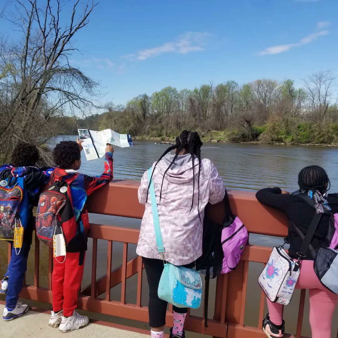 UrbanAdvSquad's tweet image. Our spring break #JuniorRangerAdventureSquad conducted a bird count along the River Trail today at @KenAqGardens. We practiced IDing birds by their appearance &amp;amp; songs, counting Black Vultures, Northern Cardinals, &amp;amp; Red-winged Blackbirds, among others. #ThisIsOutdoorLearning