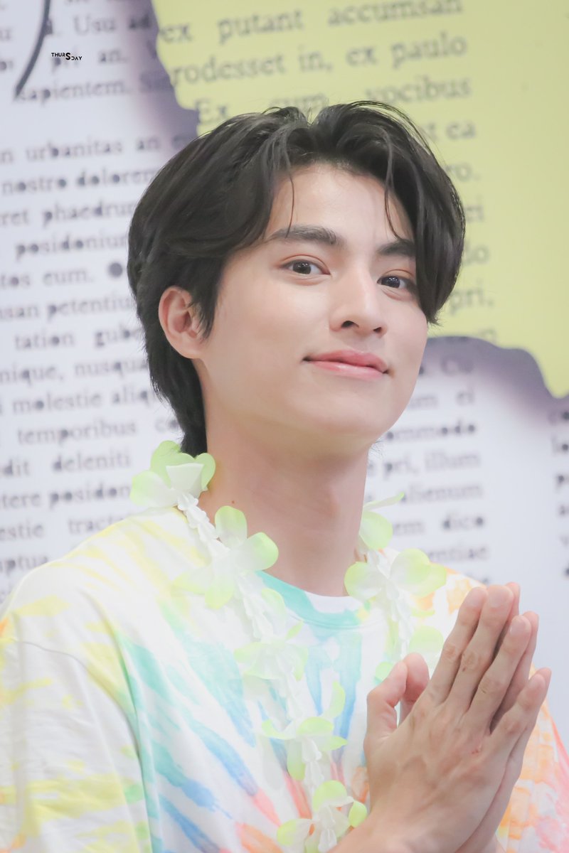 thursdgirl's tweet image. สวัสดีวันสงกรานต์คับบ ใครเดินทางก็ขอให้เดินทางปลอดภัยกันน้าาา อย่าลืมดูแลตัวเองดีๆกันด้วยน้า 🤍

GULF KANAWUT 
#GulfKanawut 
@gulfkanawut 
#กลัฟคณาวุฒิ