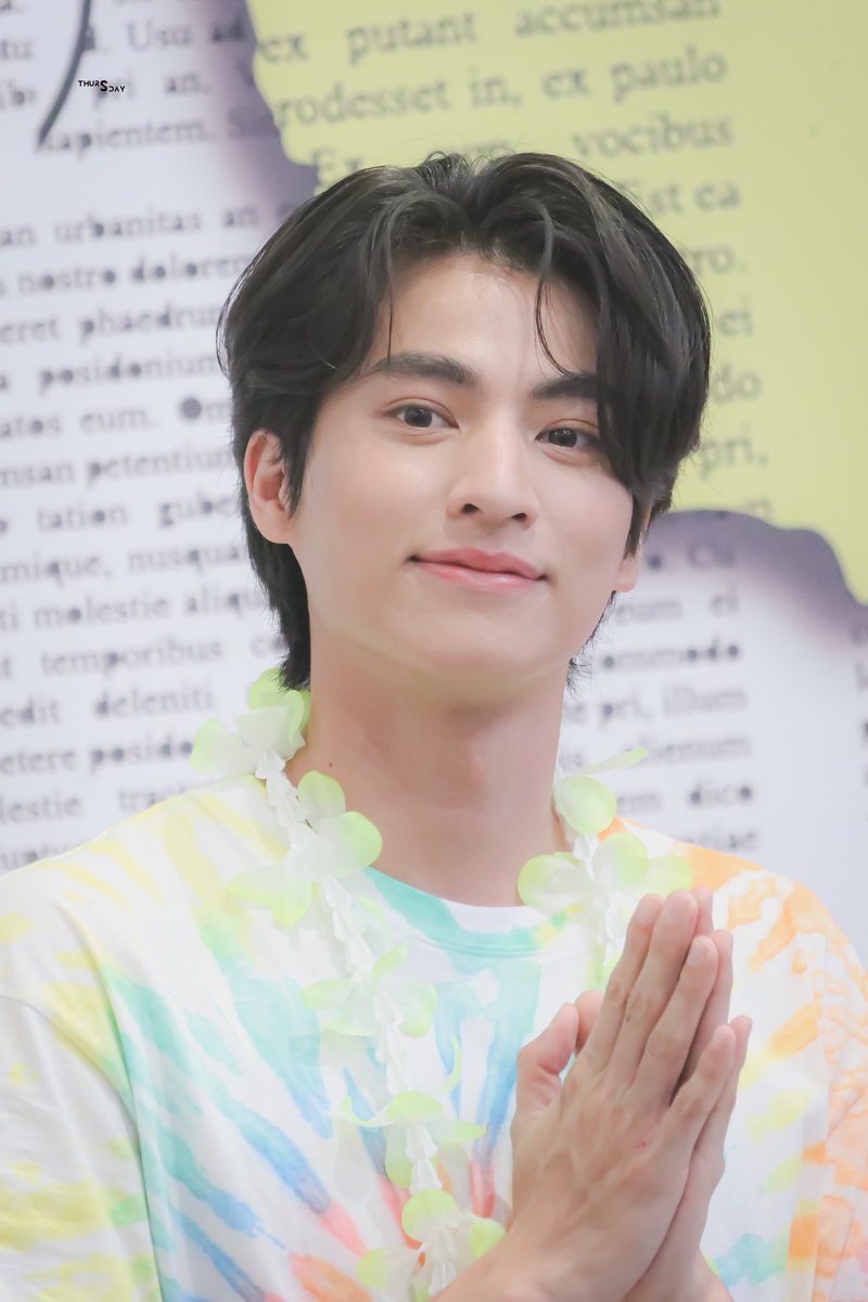 thursdgirl's tweet image. สวัสดีวันสงกรานต์คับบ ใครเดินทางก็ขอให้เดินทางปลอดภัยกันน้าาา อย่าลืมดูแลตัวเองดีๆกันด้วยน้า 🤍

GULF KANAWUT 
#GulfKanawut 
@gulfkanawut 
#กลัฟคณาวุฒิ