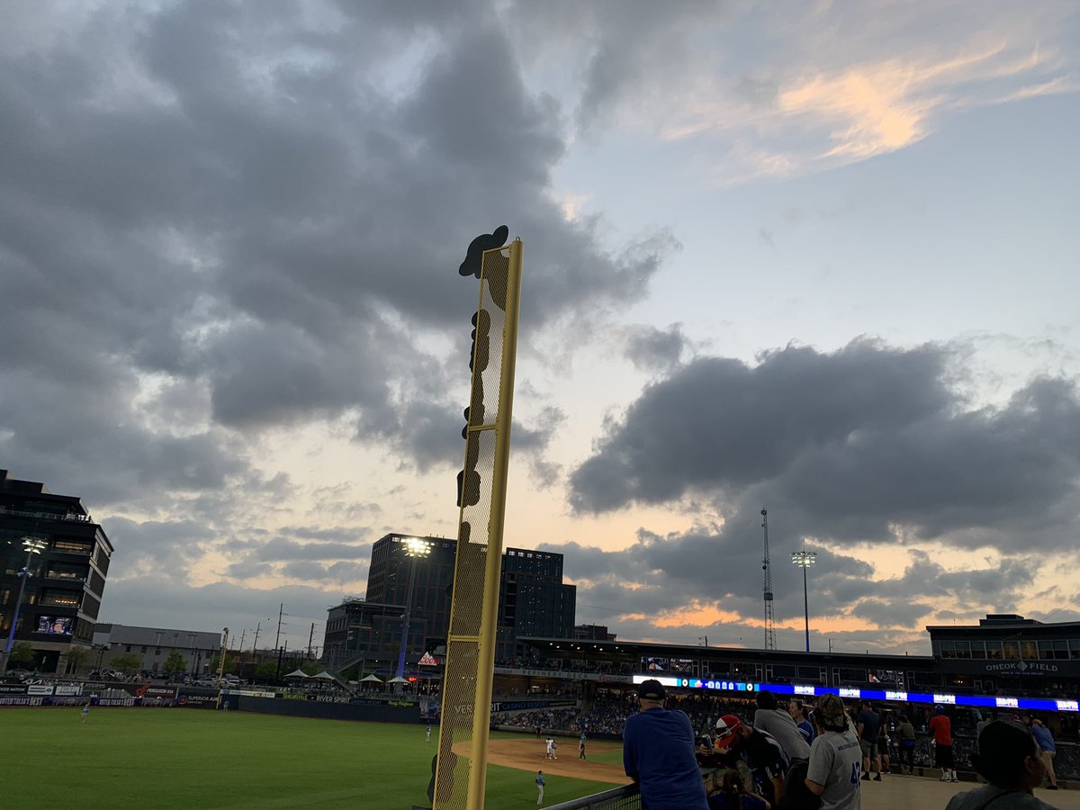 studlikeseager's tweet photo. baseball is backk :) #DrillVille https://t.co/eMNZpO9Unl