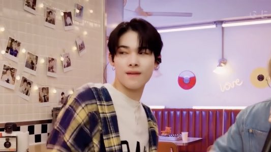 rikiruns's tweet photo. this photo sequence of ni-ki 😏 https://t.co/tDBg2vHktf