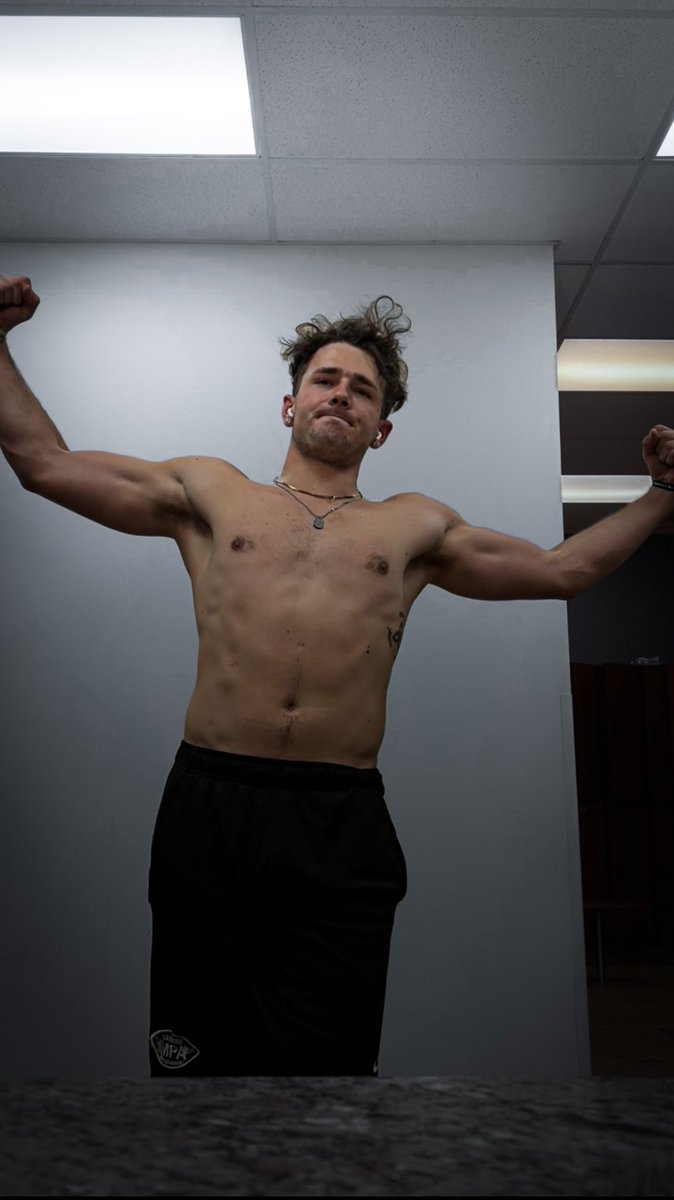 A month ago I was in the hospital and found out I can no longer play the sport I love… today I’ve gained all the weight I lost back and found a passion in bodybuilding. Life has been nothing short of a rollercoaster thus far but I’m trusting in God’s plan for my future.
